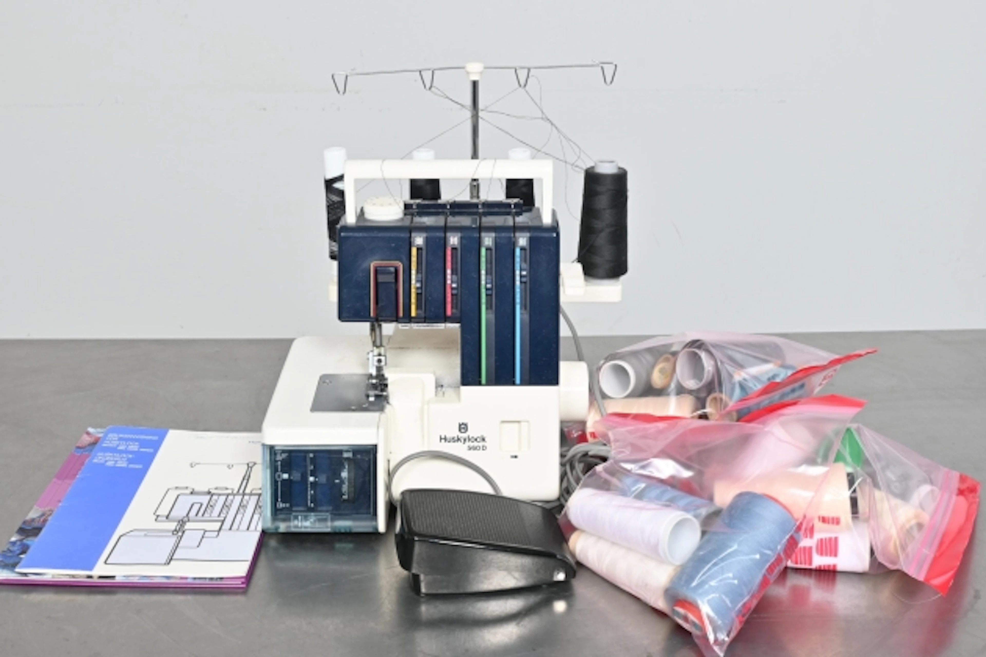 Overlock Husqvarna Huskylock 560D