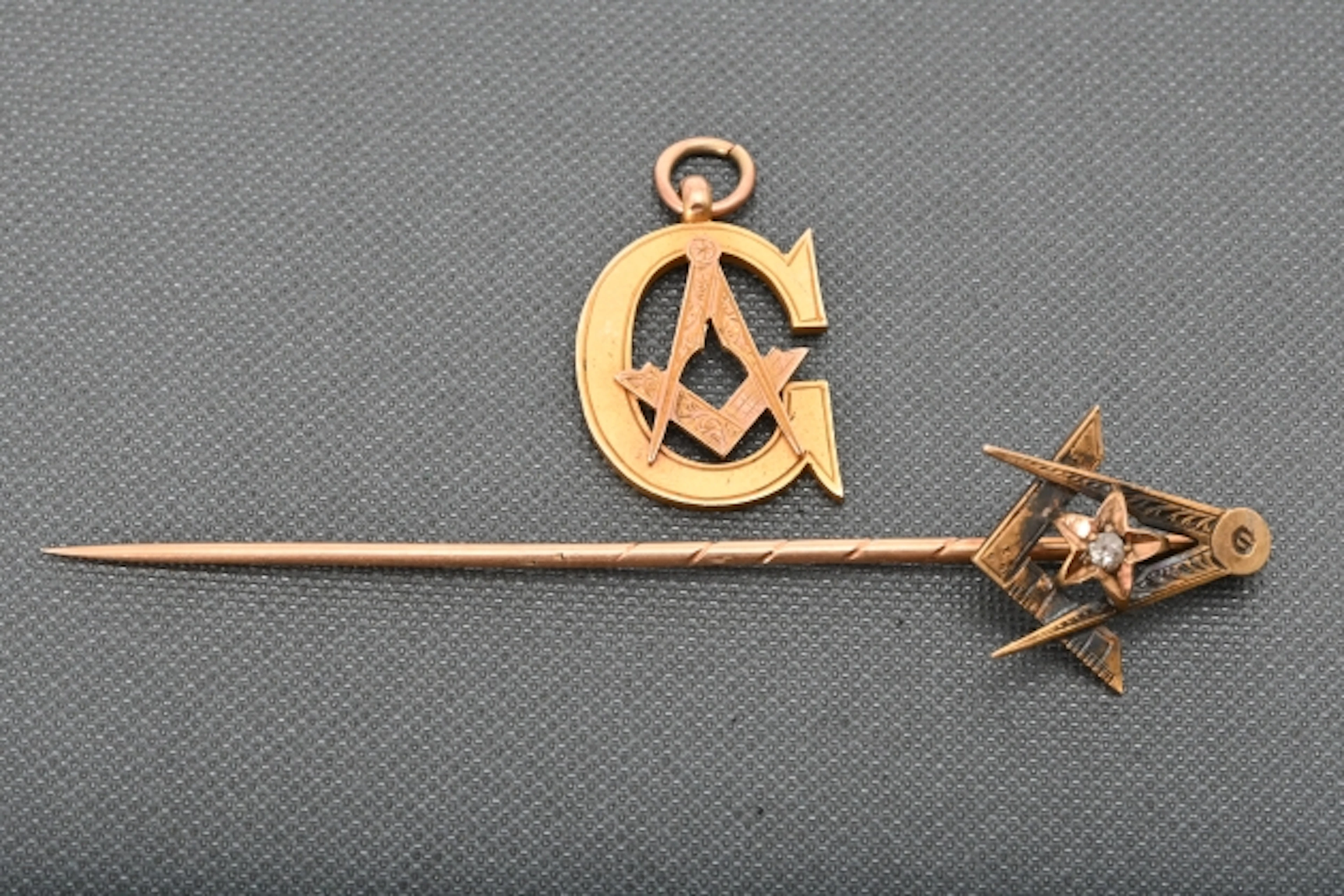Guldnål, Hänge, Frimurarorden, 9K ca 4,7 gr