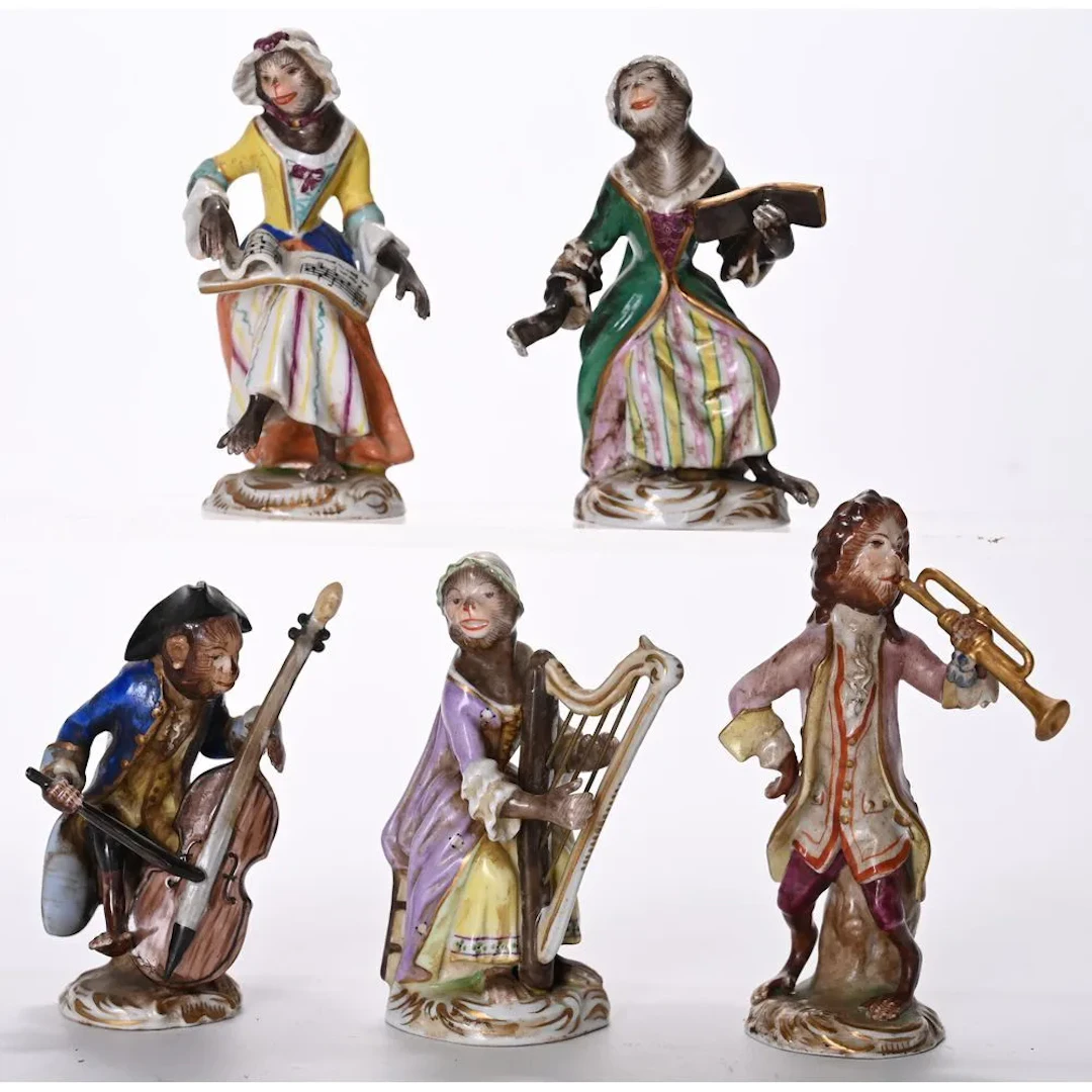 SAXE. 5 porcelain figures depicting monkeys playing musical instruments.