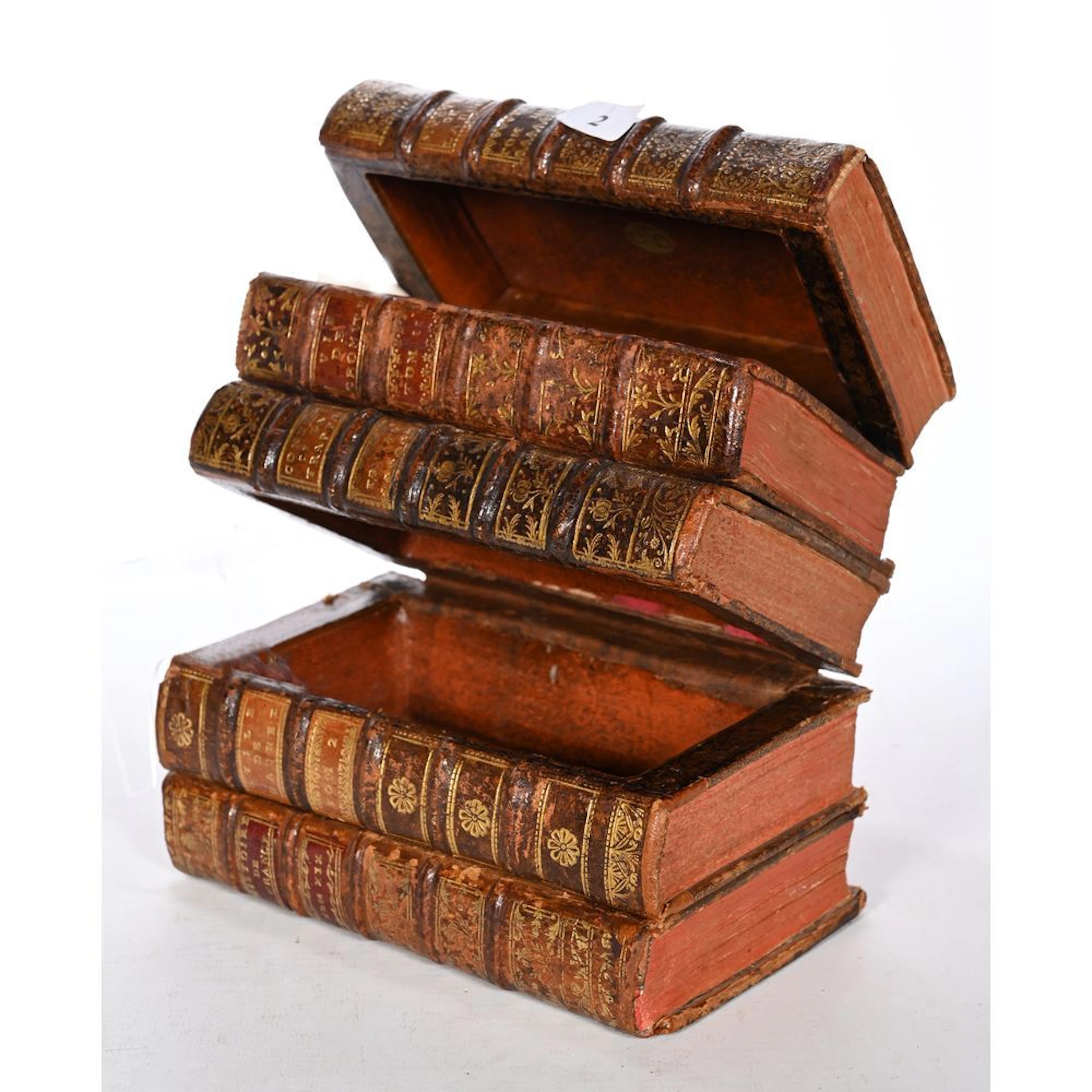 Double-compartment box with a trompe-l'œil design featuring antique