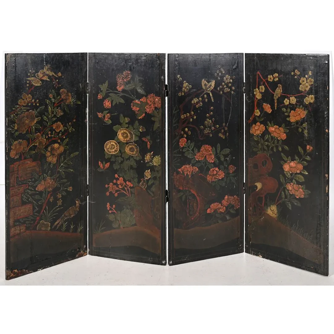 Paravent in lacquer with a black background, decorated with birds