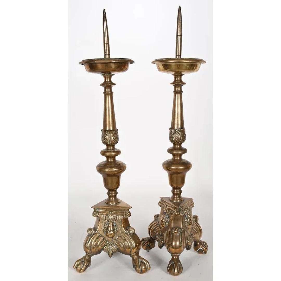 LARGE PAIR OF LOUIS XIII CANDLESTICKS in patinated bronze with a tripod