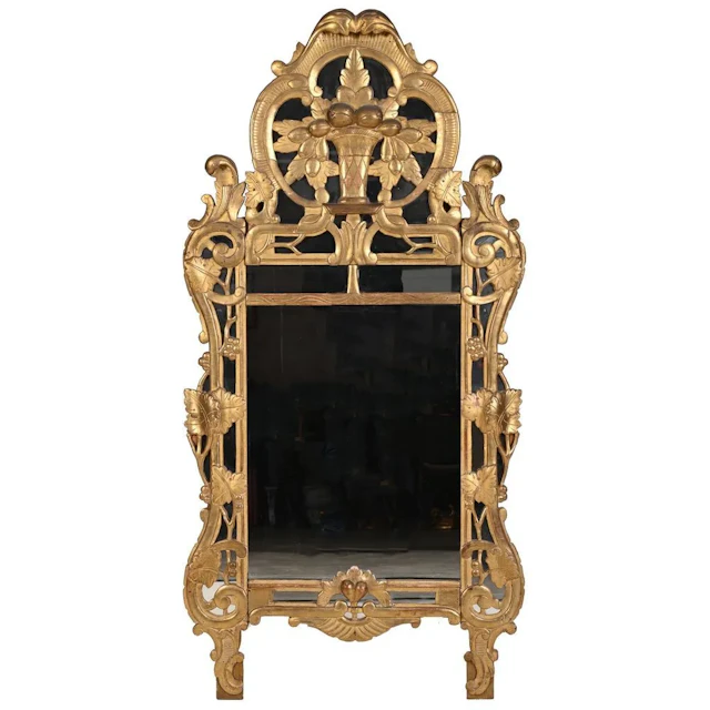 LOUIS XV PROVENÇAL ICEBOX, made of gilded and carved wood, decorated