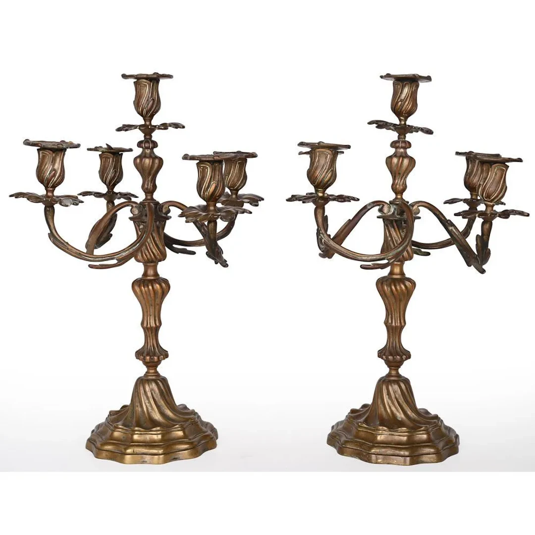 PAIR OF LOUIS XV CANDELABRA in patinated bronze with 5 lights. Twisted