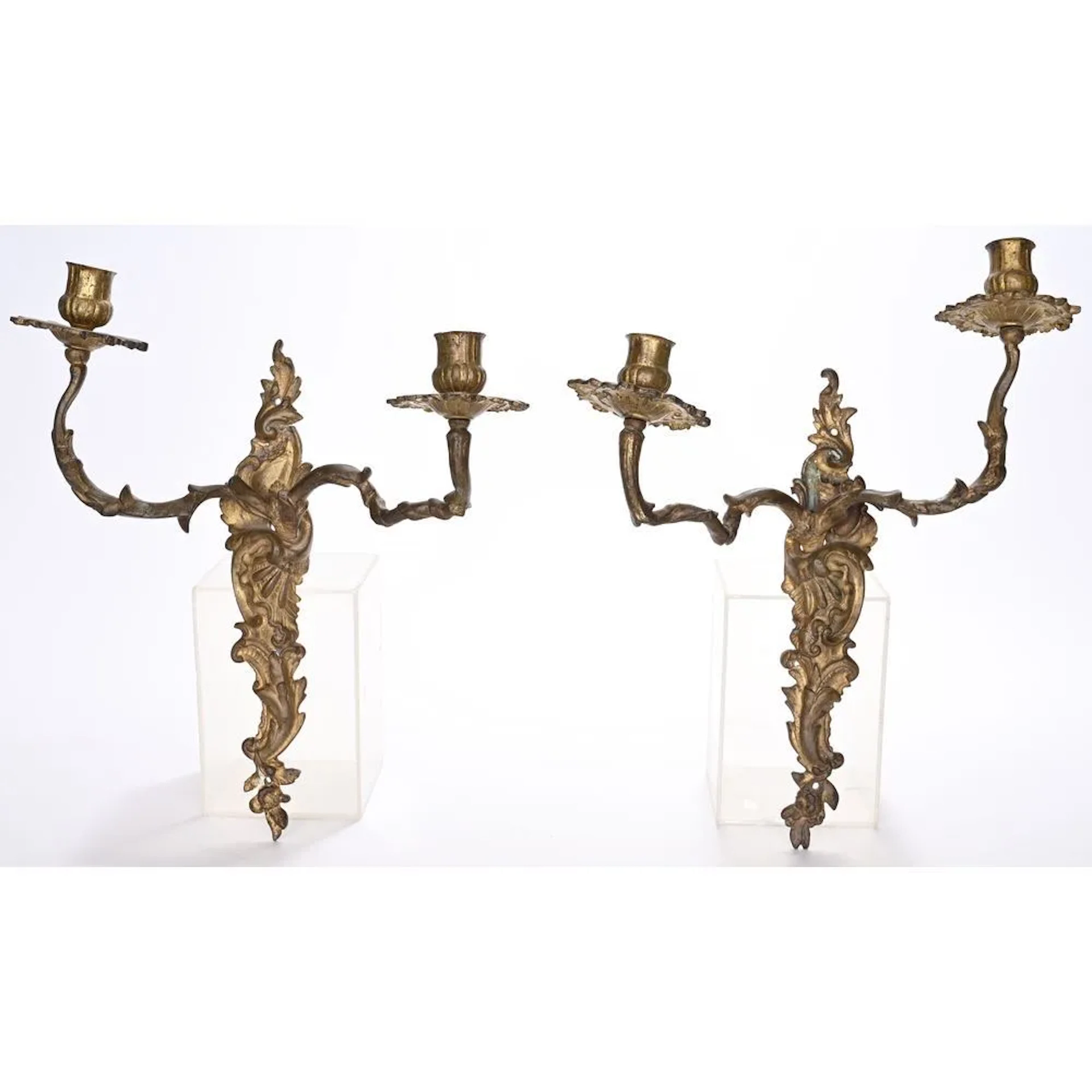 PAIR OF REGENCE-STYLE BRONZE WALL SCONCES with a gold patina and two