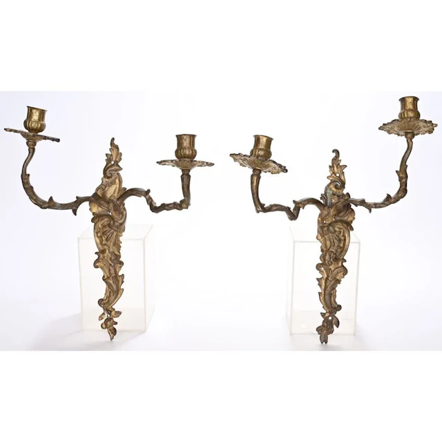 PAIR OF REGENCE-STYLE BRONZE WALL SCONCES with a gold patina and two