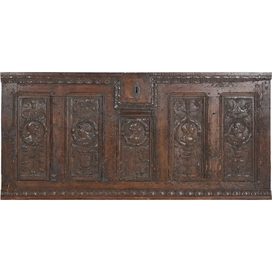 BEAUTIFUL OAK CHEST FRONT with 5 compartments depicting profiles of