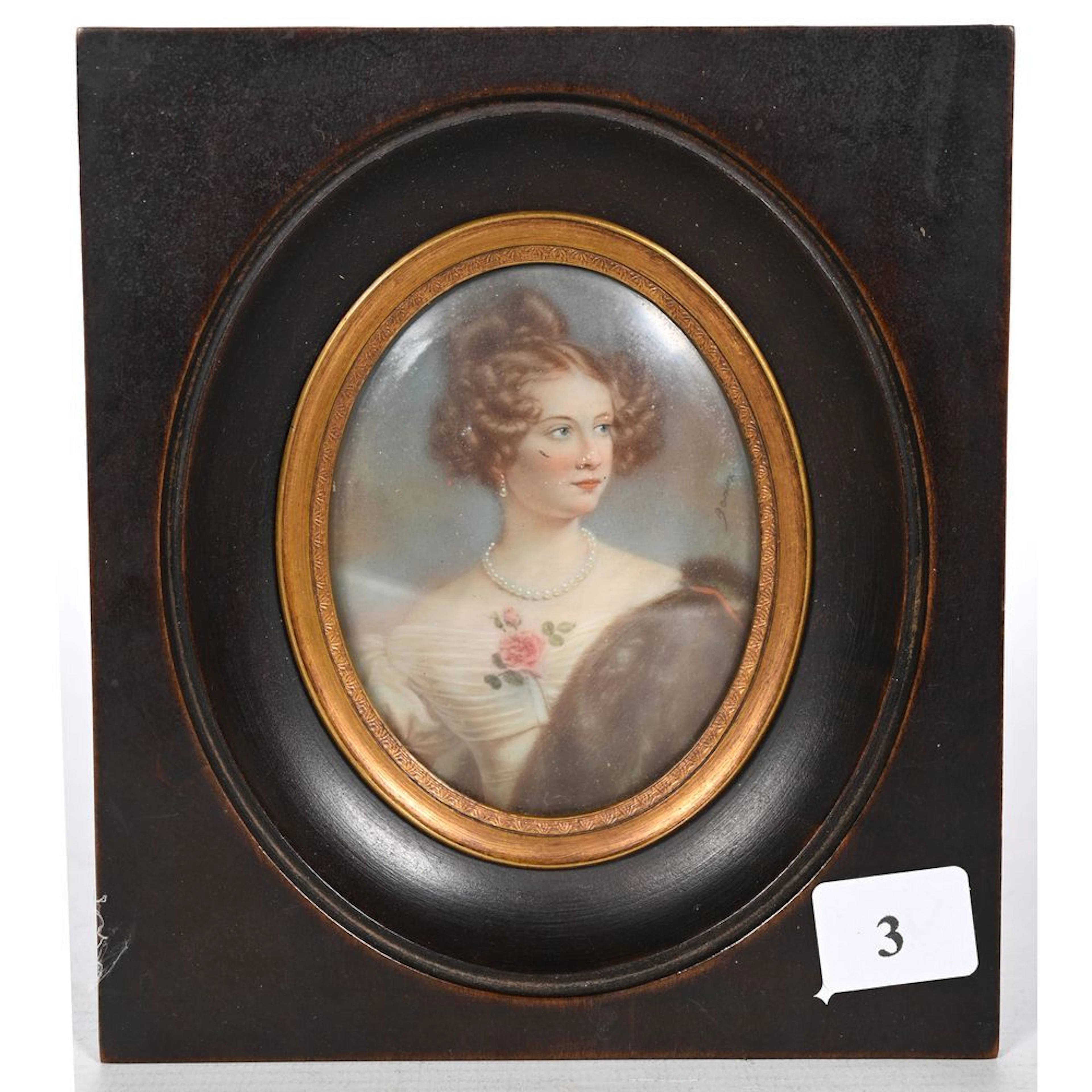 Painted MINIATURE depicting an elegant woman wearing a pearl necklace.