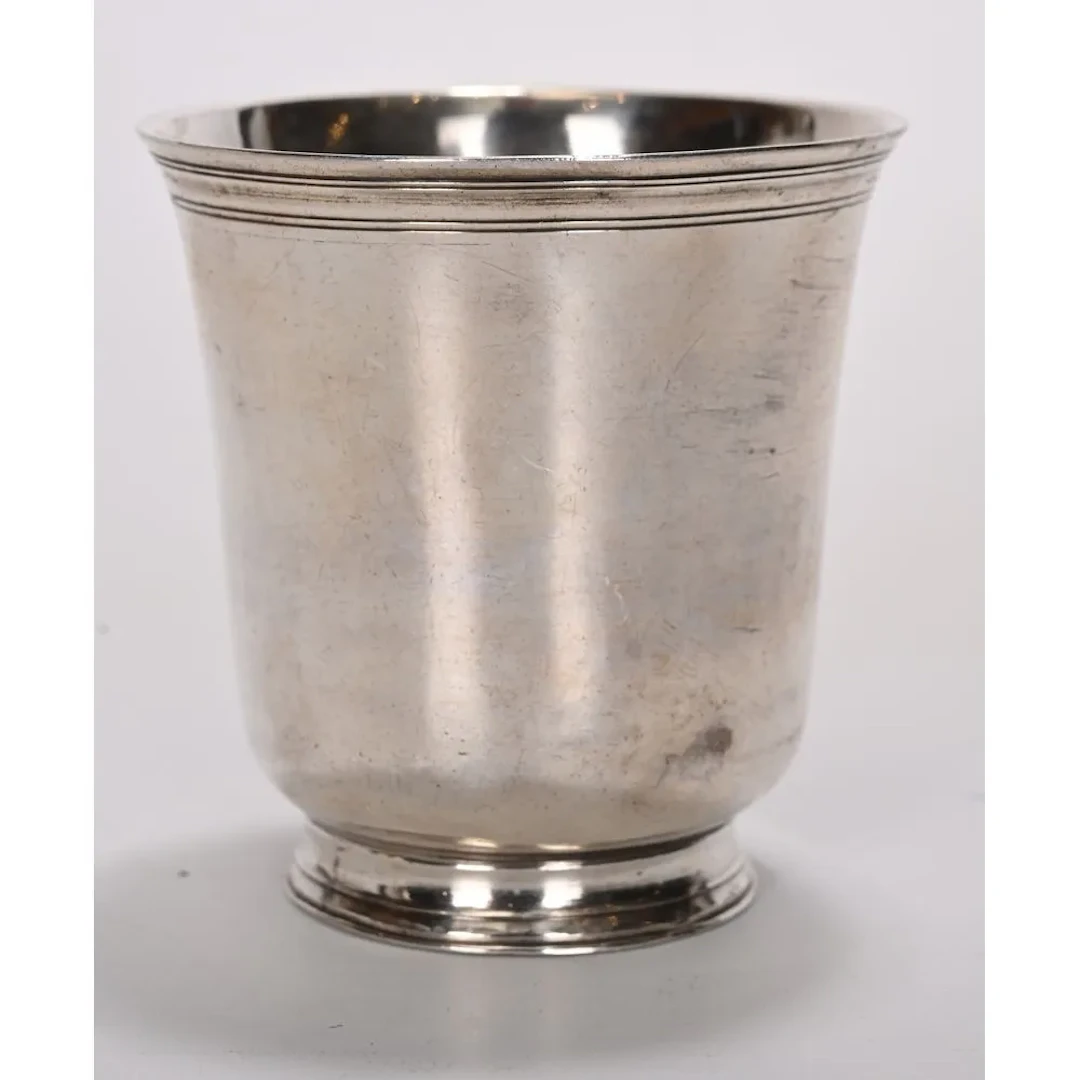 TIMBALE on a solid silver pedestal resting on a small heel with a