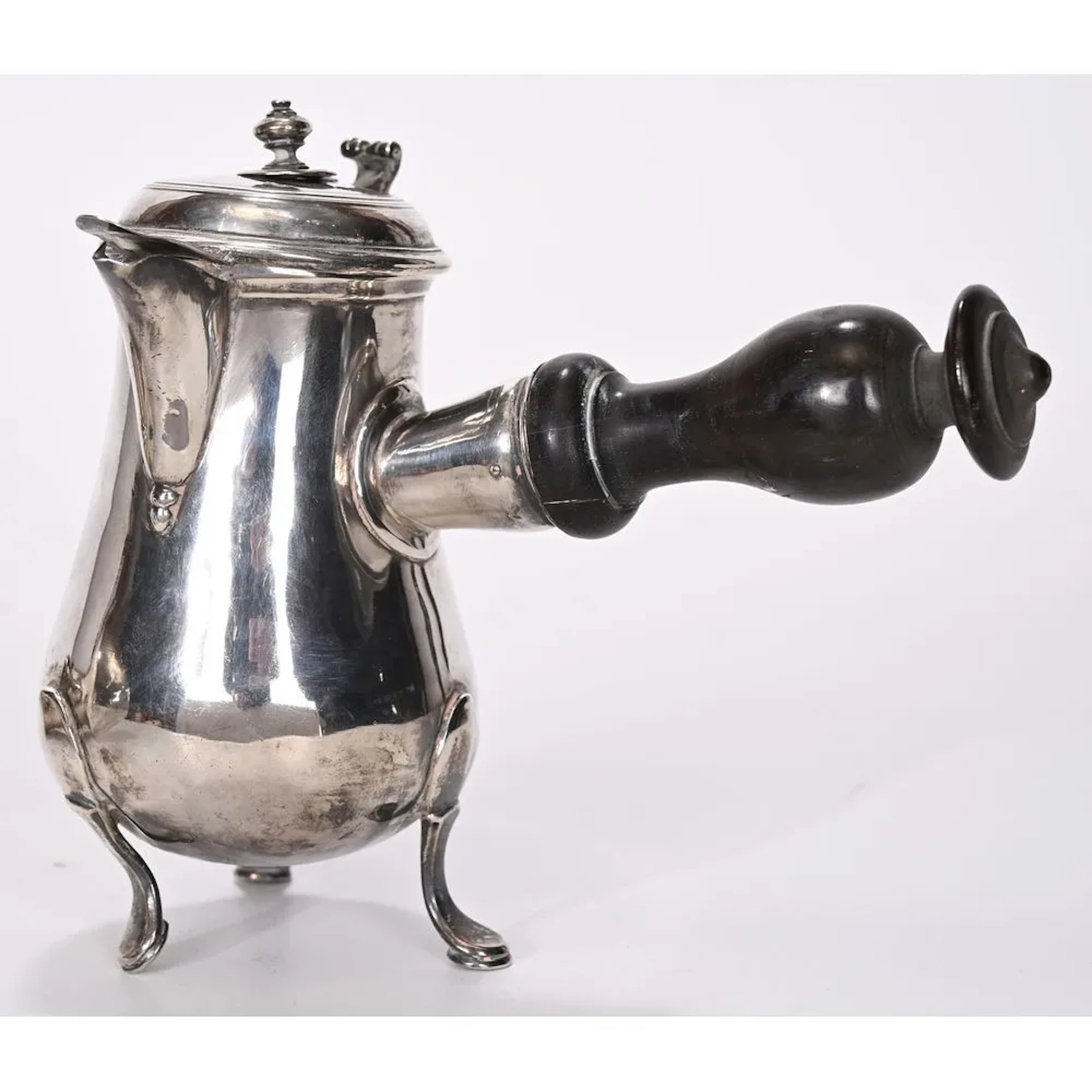 18th-century "Egoïste" chocolate pot in solid silver. Patina-finished