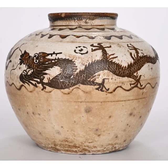 RARE CIZHOU “DRAGON VASE.” Glazed ceramic. China, Yuan Dynasty (1279–1368).