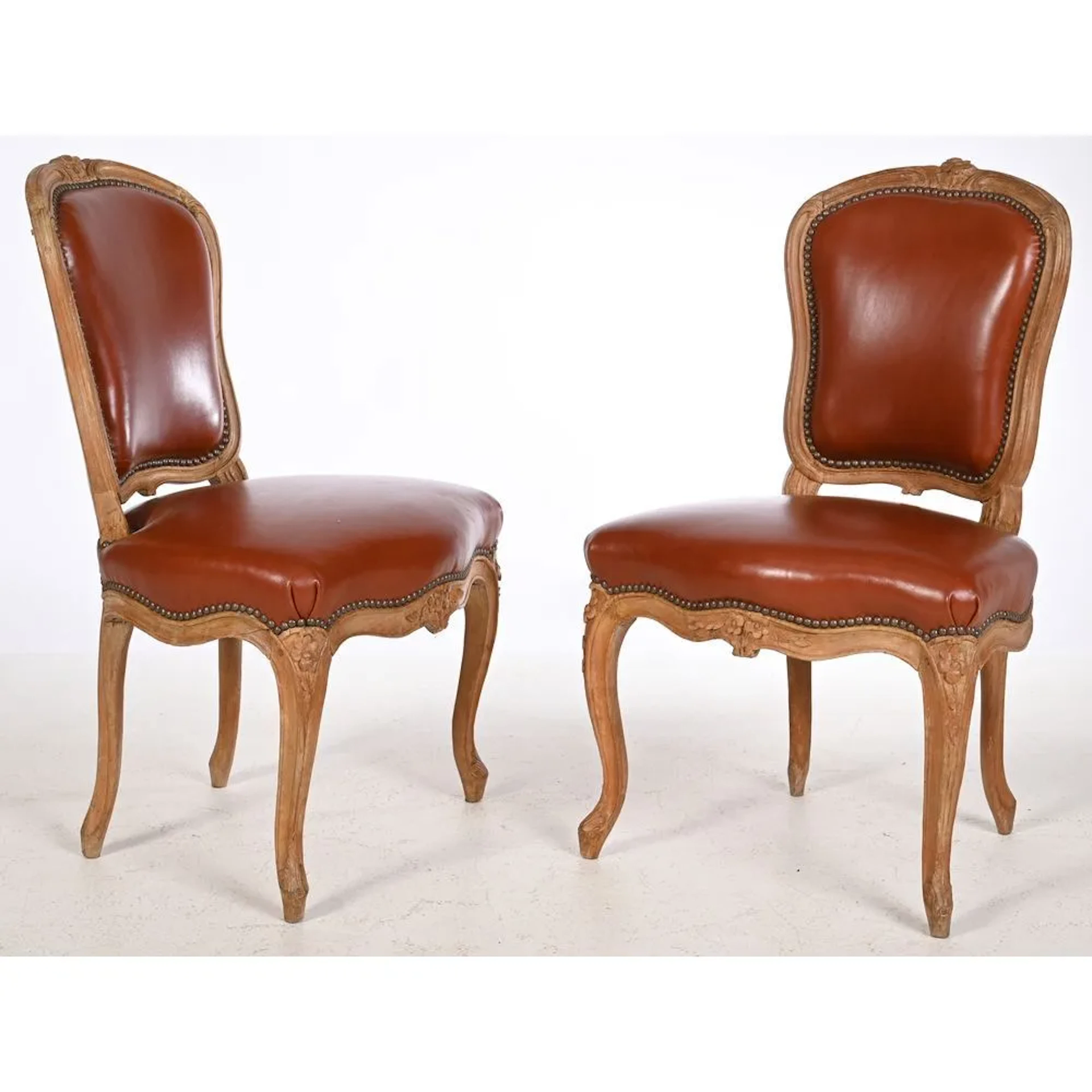NADAL L’Ainé. PAIR OF LOUIS XV CHAIRS in natural wood, molded and