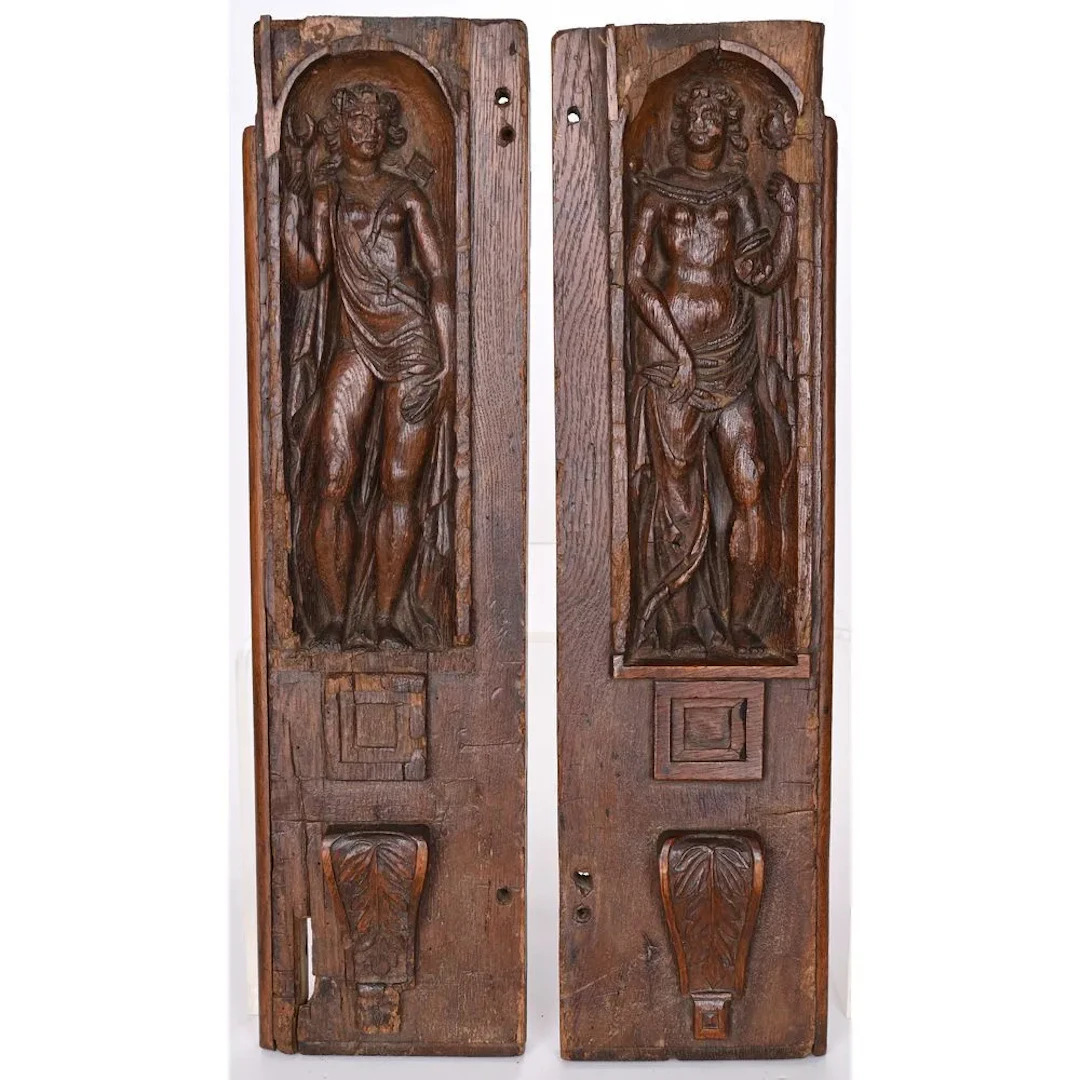 PAIR OF FURNITURE PANELS depicting Diana and Ceres, made of oak. France