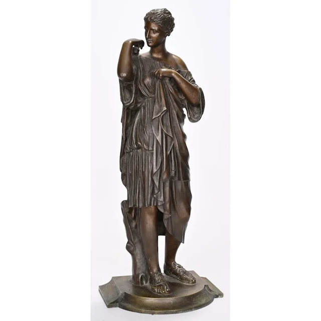 BRONZE, after an ancient model, depicting a woman in the Greek style