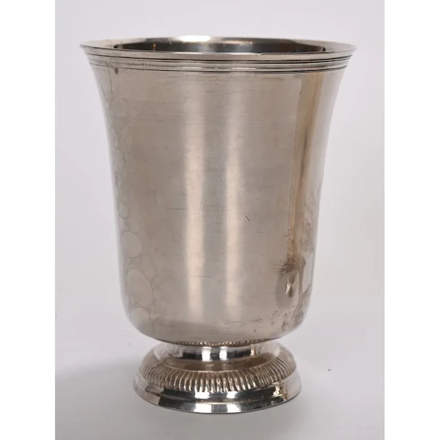 Solid silver tulip-shaped timbale resting on a fluted pedestal. Paris