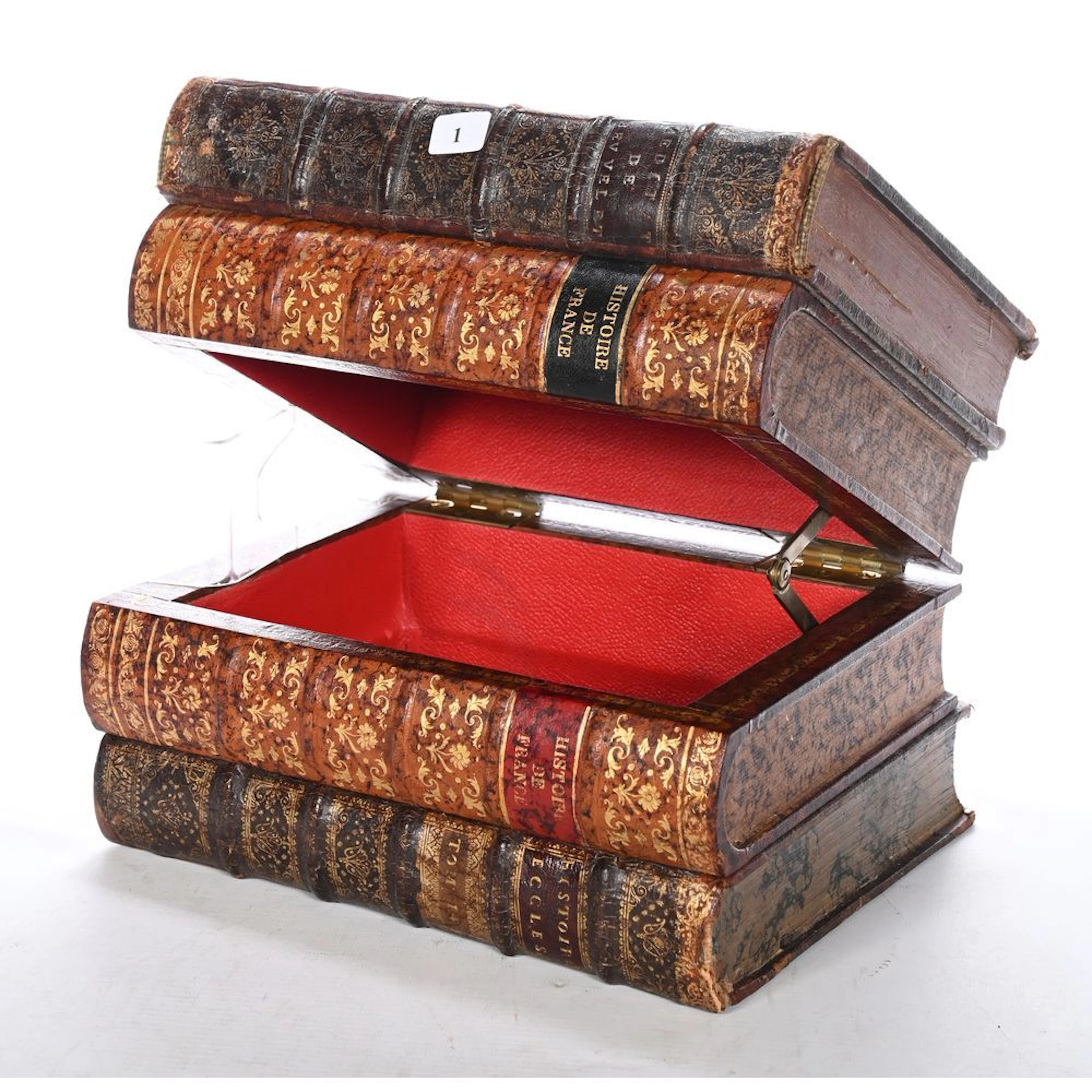 Box with trompe l’œil decoration depicting 18th-century architectural
