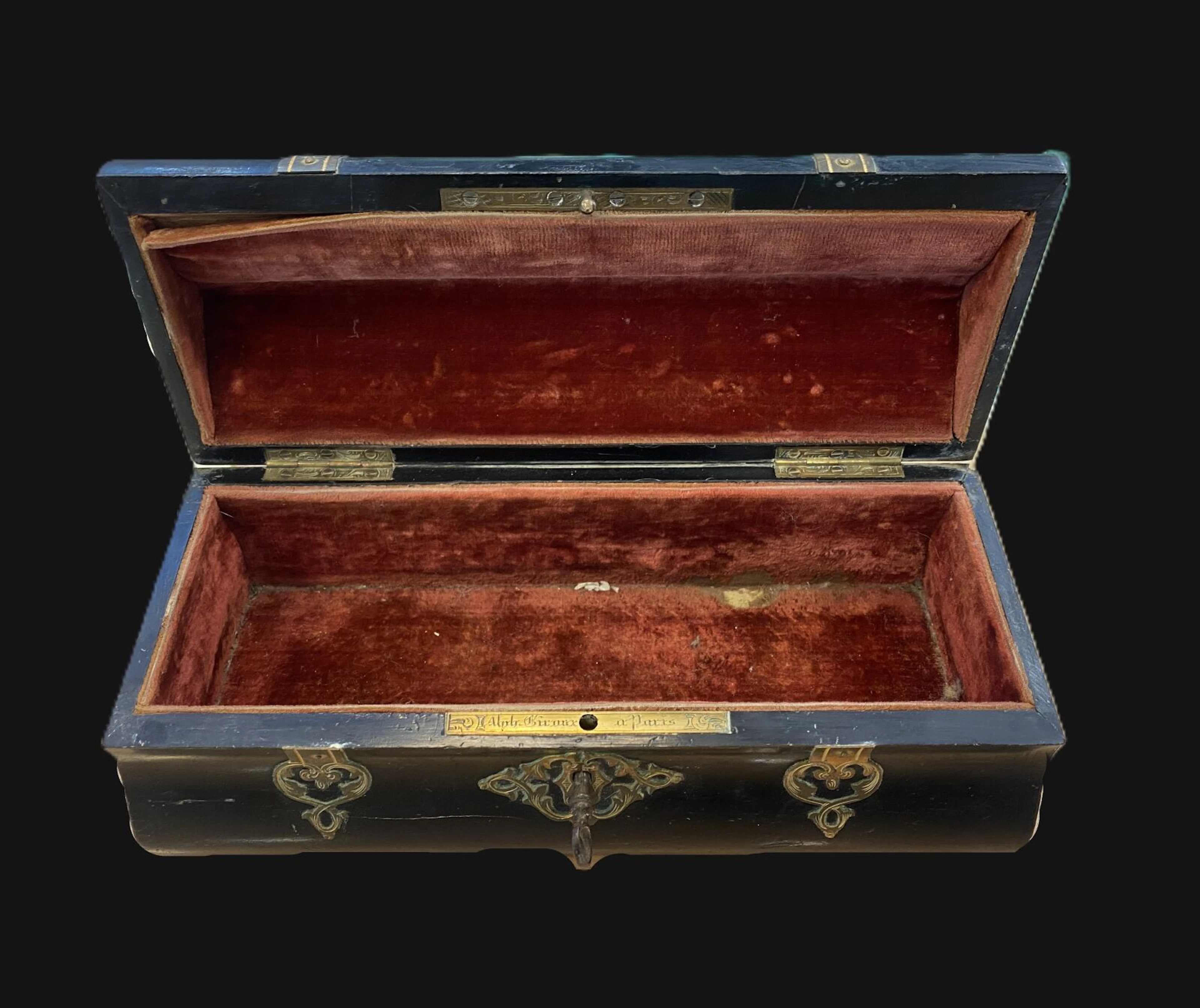Blackened wood box with brass decoration. Signed Alphonse GI - Lot 82