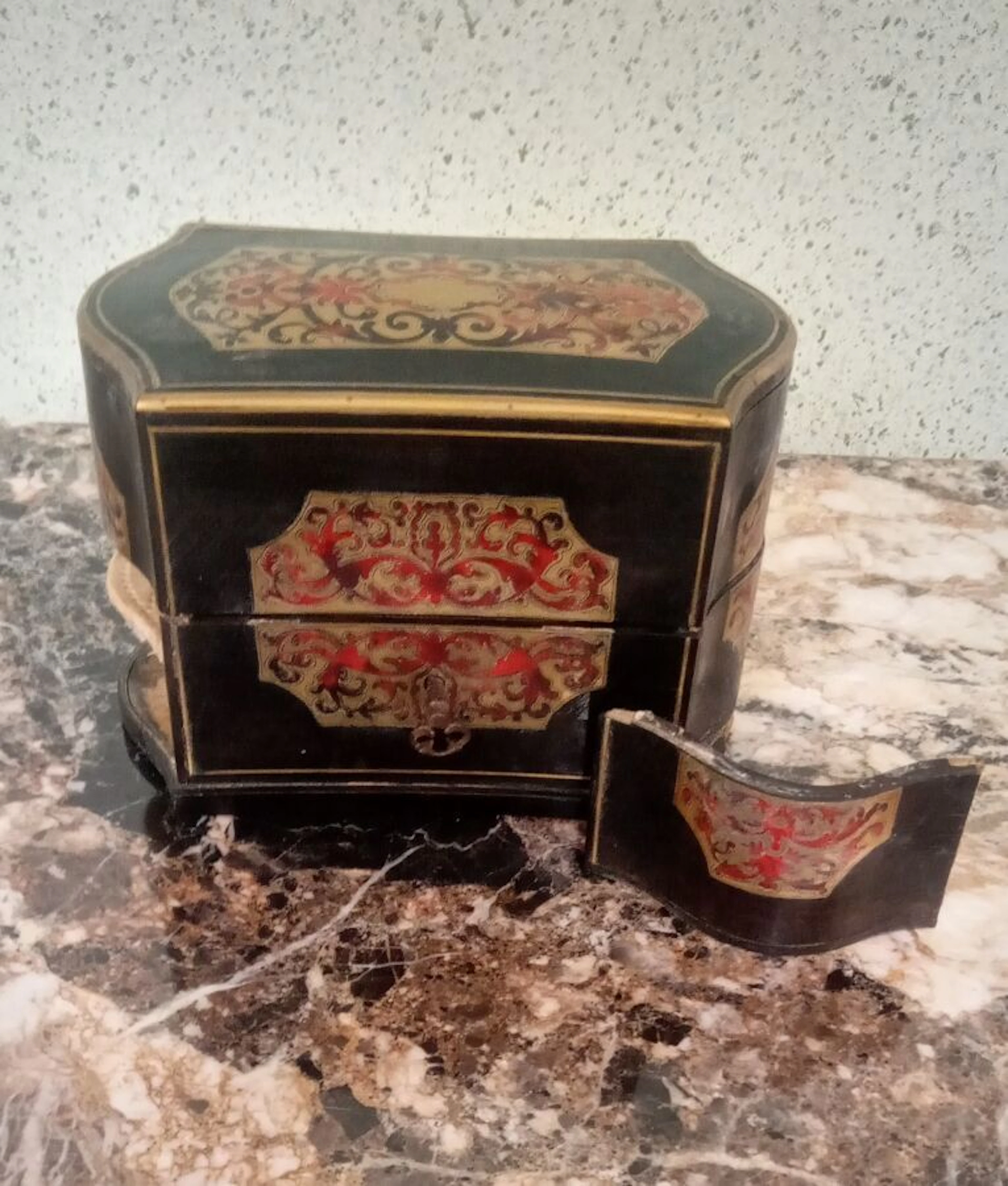 Blackened wood scent box decorated with Boulle marquetry, re - Lot 98