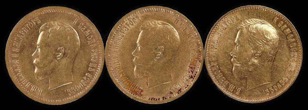 (0.747 oz, 23.235 g AGW). Russia. Lot of (3) Mixed Date Gold 10 Rubles.