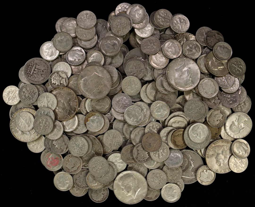 (30.709 oz, 955.181 g ASW). $42.95 Face Value in 90% Mixed Denomination