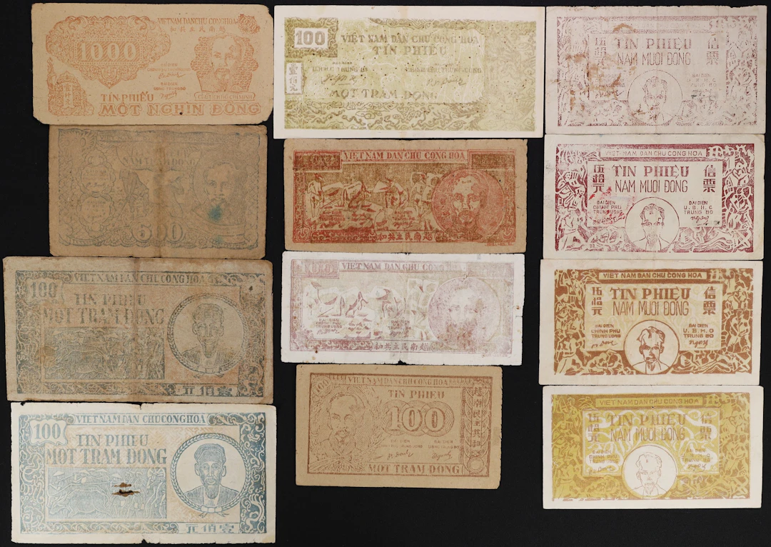 VIETNAM. Lot of (12). Viet-Nam Dan-Chu Cong-Hoa. 50, 100, 500, & 1000