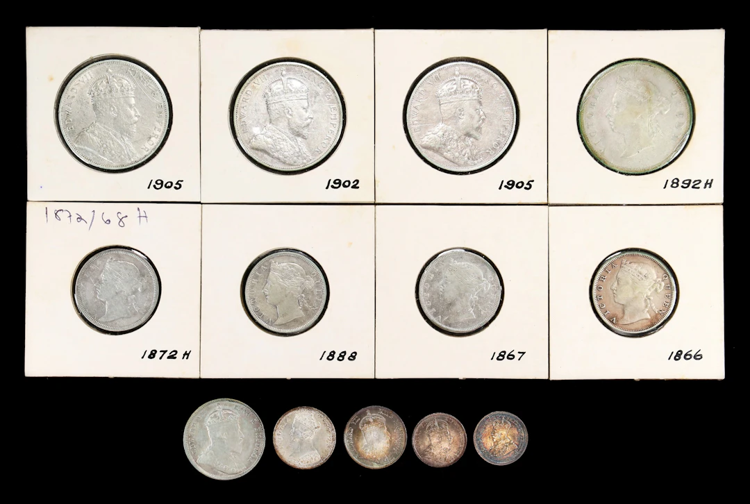 (t) HONG KONG (SAR). Group of Minors (13 Pieces), 1866-1932. Victoria