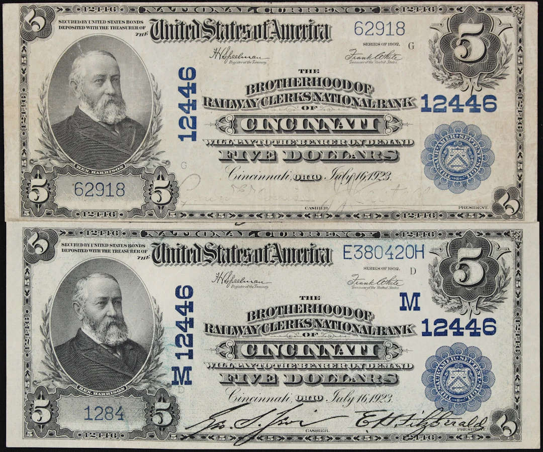 Lot of (2) Cincinnati, Ohio. $5 1902 Plain Back. Fr. 609. The Brotherhood