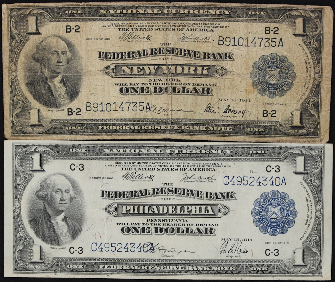 Lot of (2) Fr. 712 & 717. 1918 $1 Federal Reserve Bank Notes. Very