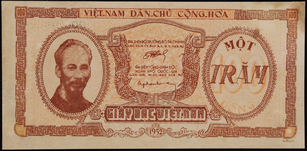 VIETNAM. Viet-Nam Dan-Chu Cong-Hoa. 100 Dong, ND (1952). P-40As. Specimen.