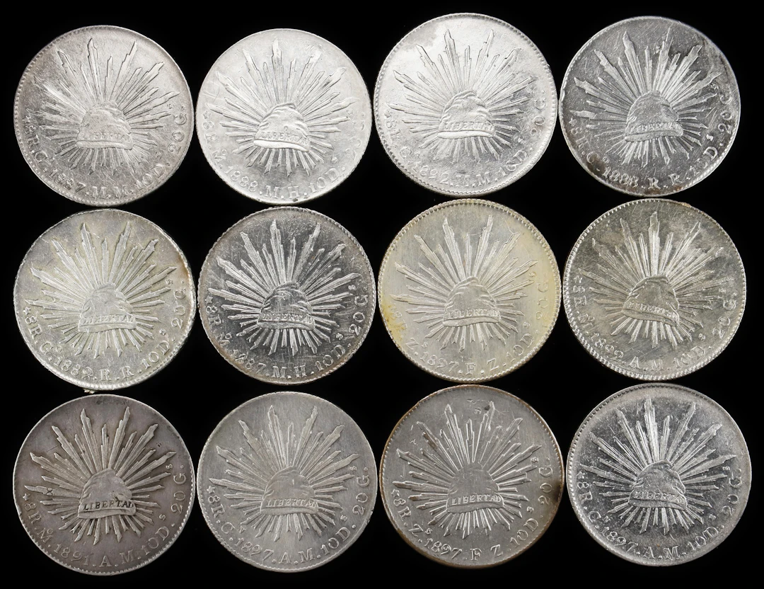 MEXICO. Group of 8 Reales (12 Pieces), 1887-97. Average Grade: ABOUT