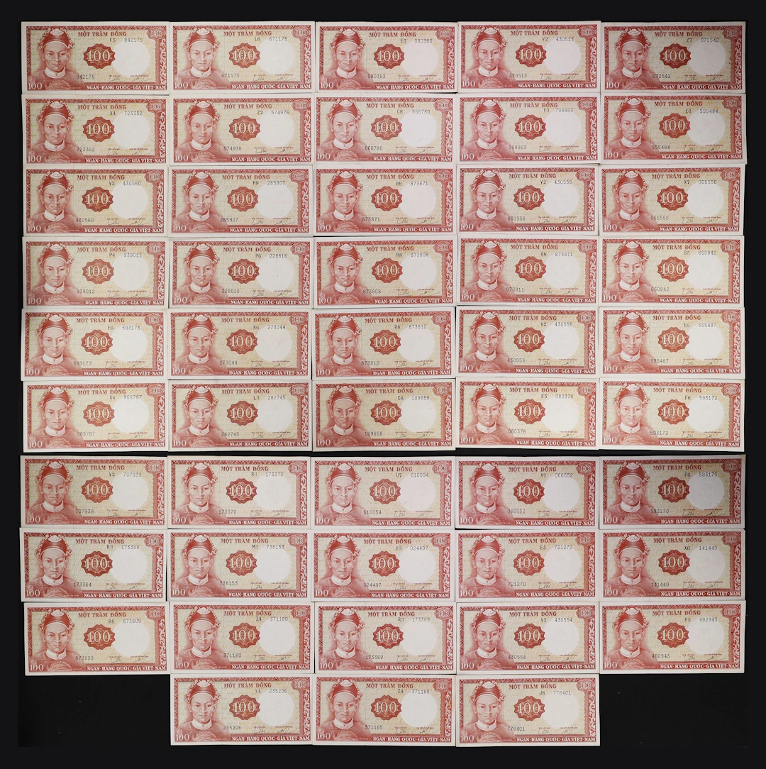 VIETNAM, SOUTH. Lot of (48). National Bank of Vietnam. 100 Dong, ND