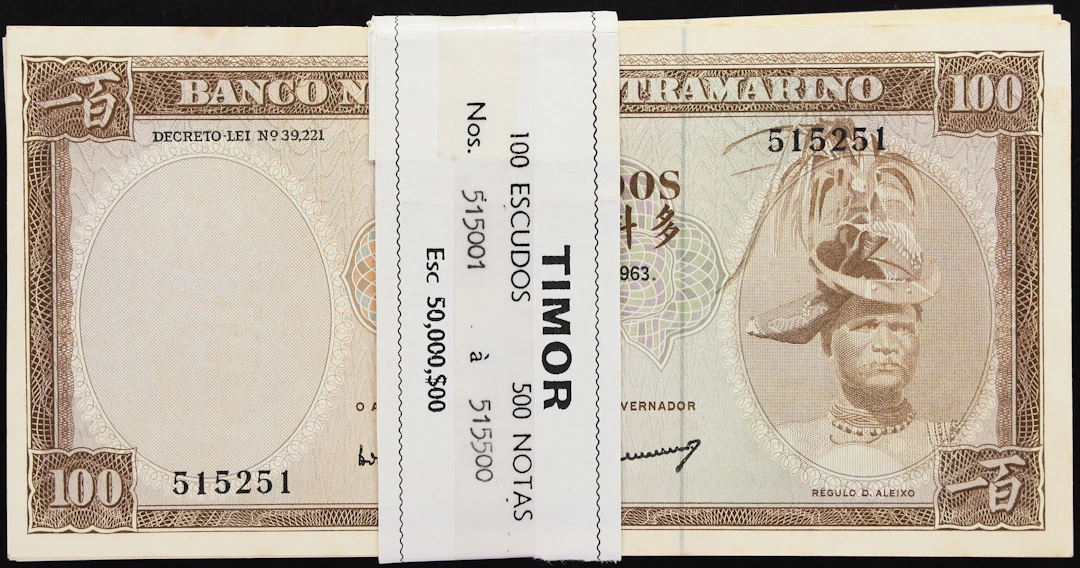 TIMOR. Lot of (250). Banco Nacional Ultramarino. 100 Escudos, 25.4.1963.