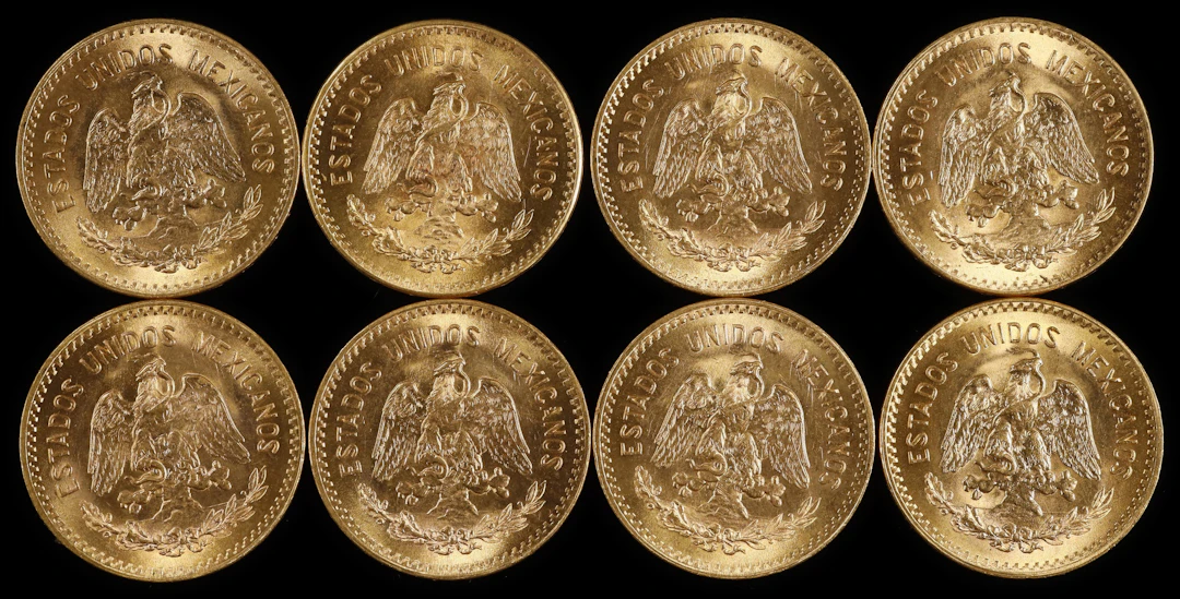 (1.928 oz, 59.969 g AGW). Mexico. Lot of (8) 1959 Gold 10 Pesos.