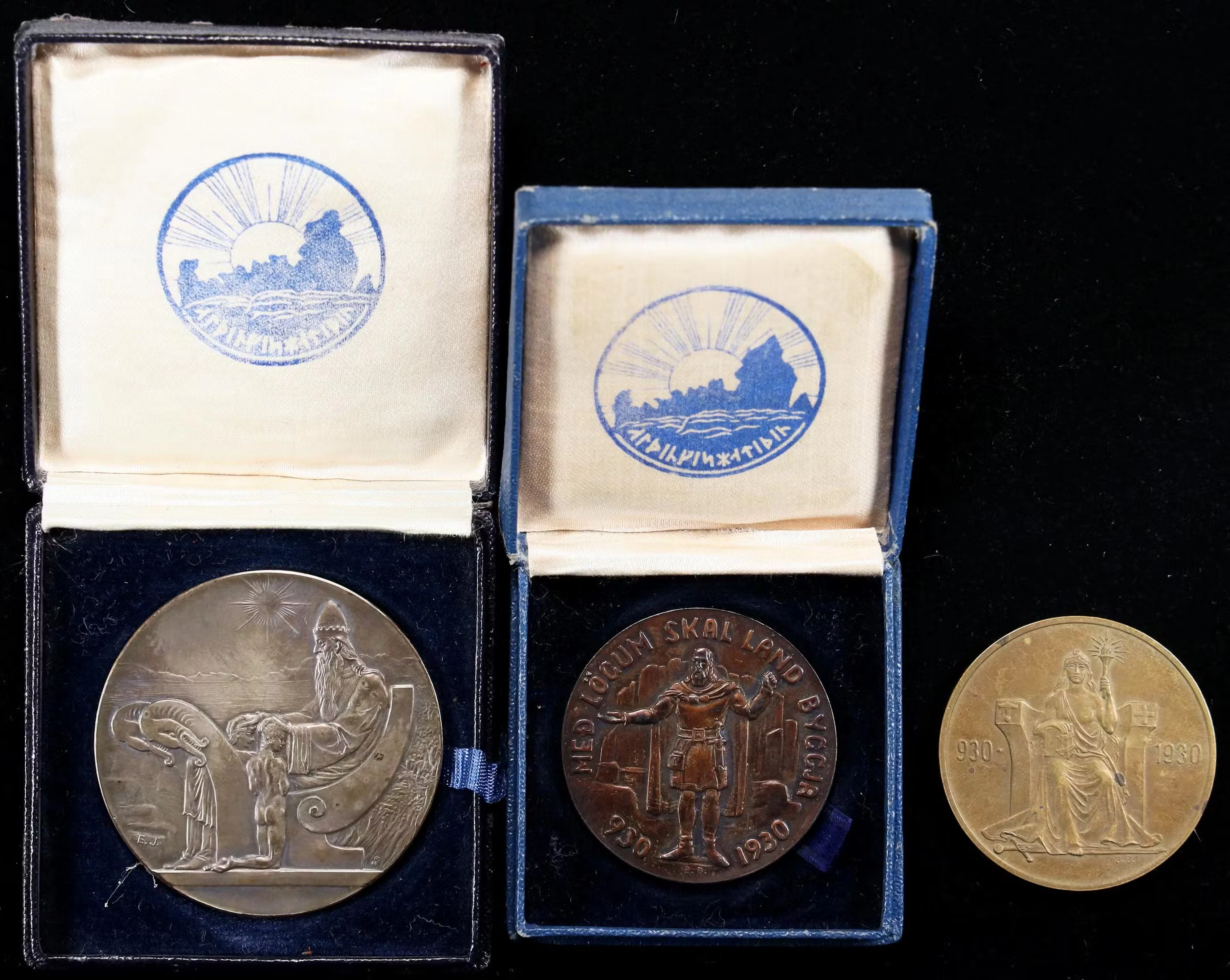ICELAND. Commemorative Medallic Coin Set (3 Pieces), ND (1930). Average