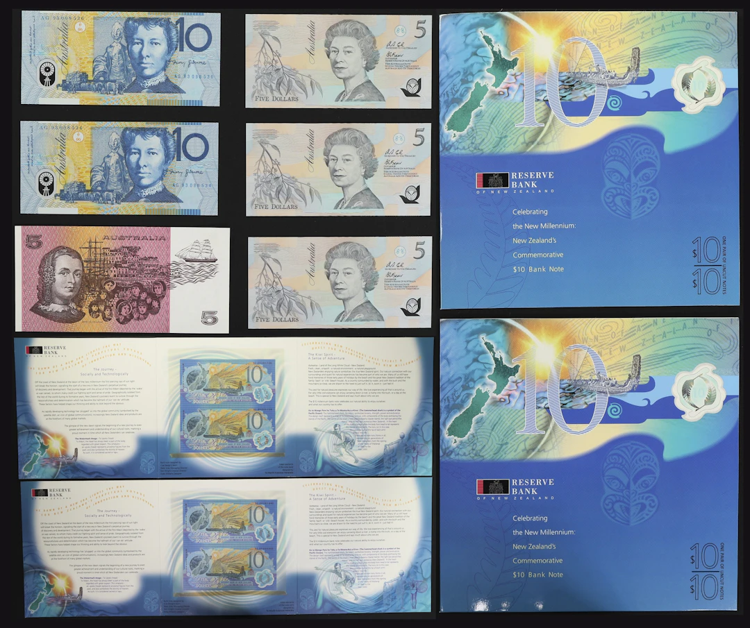 MIXED LOTS. Lot of (8). Australia & New Zealand. Reserve Bank of Australia