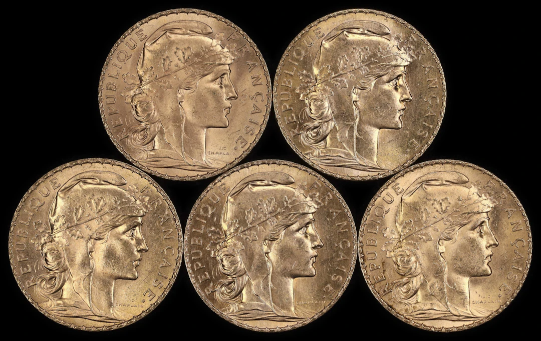 (0.935 oz, 29.082 g AGW). France. Lot of (5) Mixed Date Gold 20 Francs.