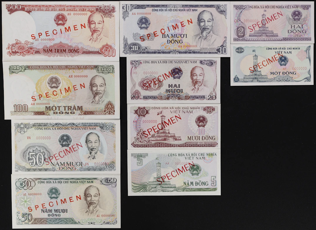 VIETNAM. Lot of (10). State Bank of Vietnam. 1 to 500 Dong, 1985.