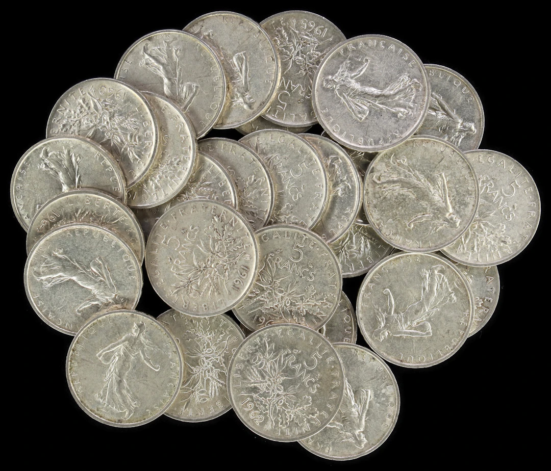 (9.016 oz, 280.434 g ASW). France. Lot of (28) Mixed Date Silver 5 Francs.