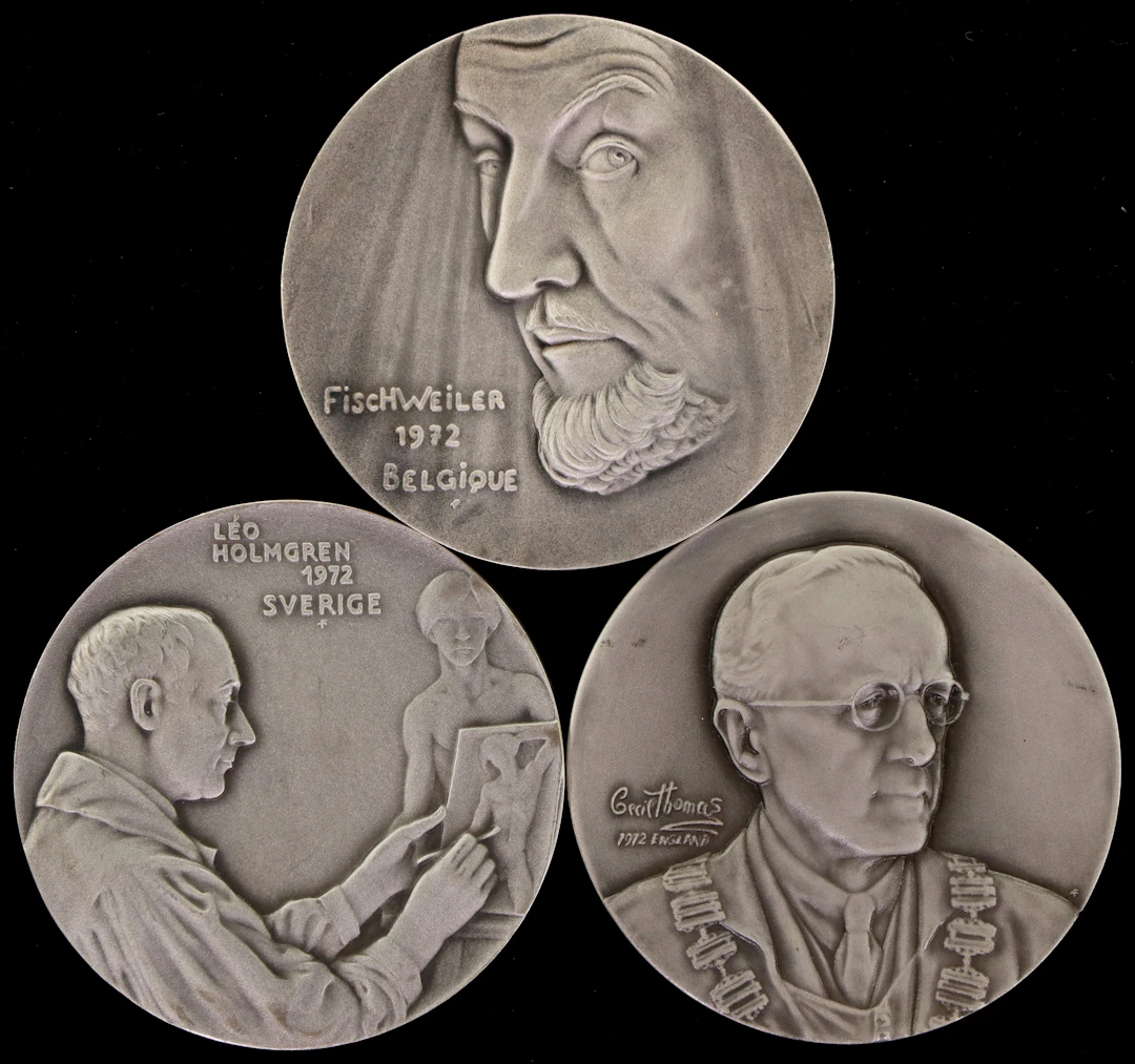 (18.354 oz, 570.873 g ASW). Lot of (3) Franklin Mint 1972 Famous Sculptor