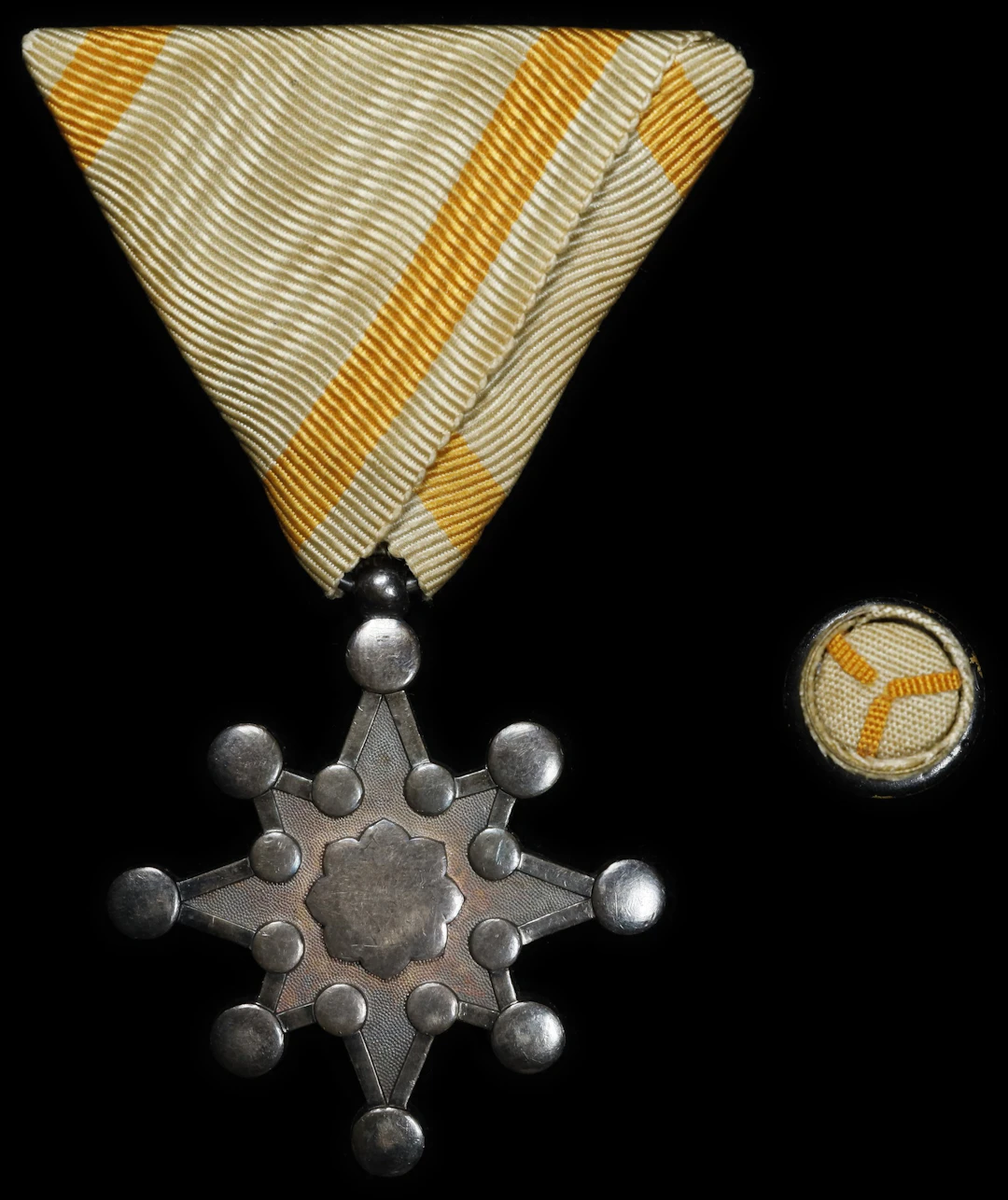 JAPAN. Order of the Sacred Treasure 8th Class Badge, ND (Instituted