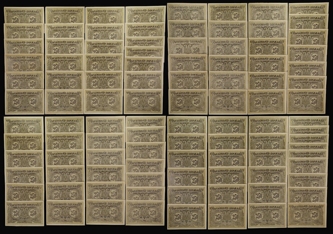 UKRAINE. Lot of (102). Ukrainian State. 250 Karbovantsiv, 1918. P-39a.