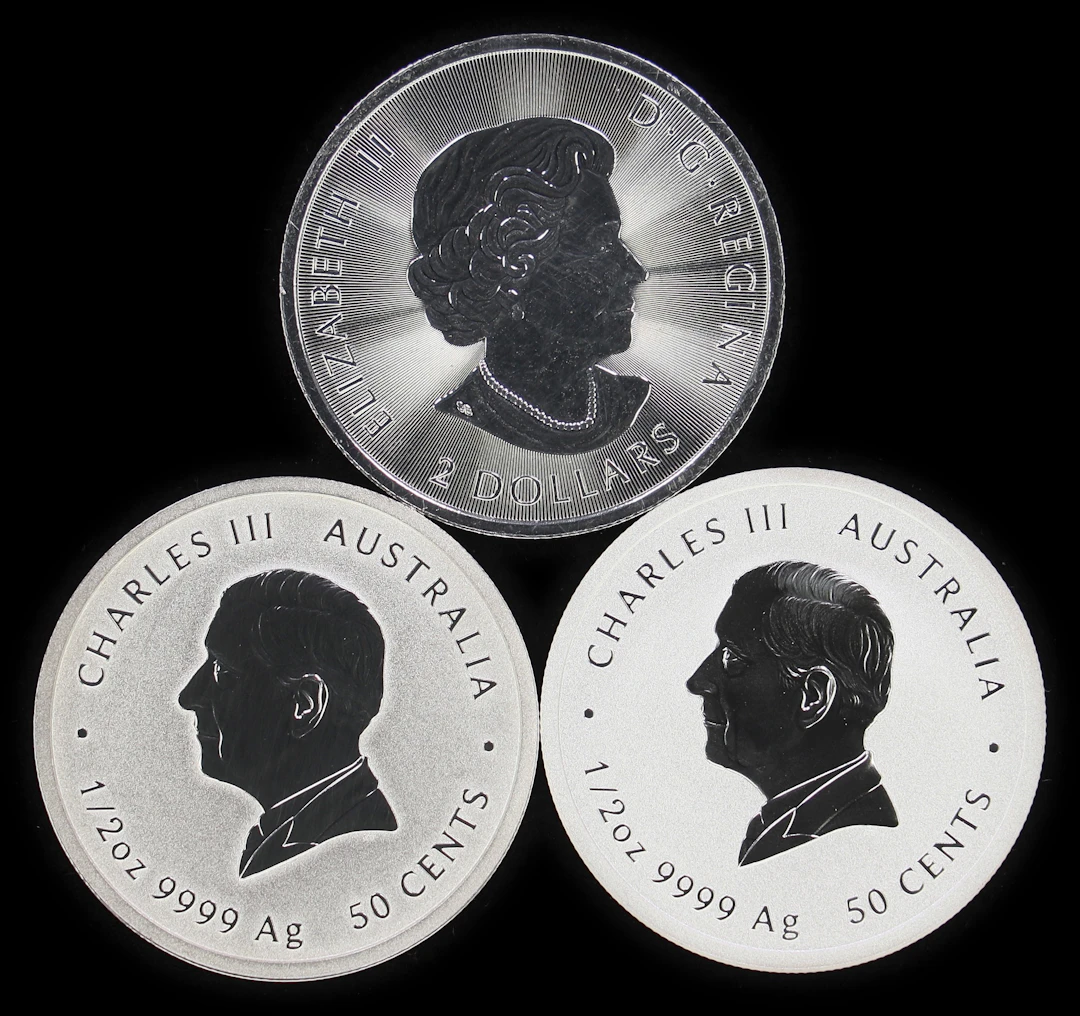 (1.5 oz, 46.656 g ASW). Mixed World. Lot of (3) Mixed Date 1/2 oz Silver Coins.