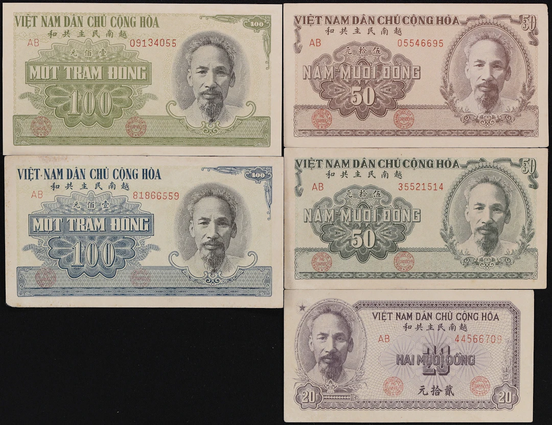 VIETNAM. Lot of (5). National Bank of Vietnam. 20, 50, & 100 Dong
