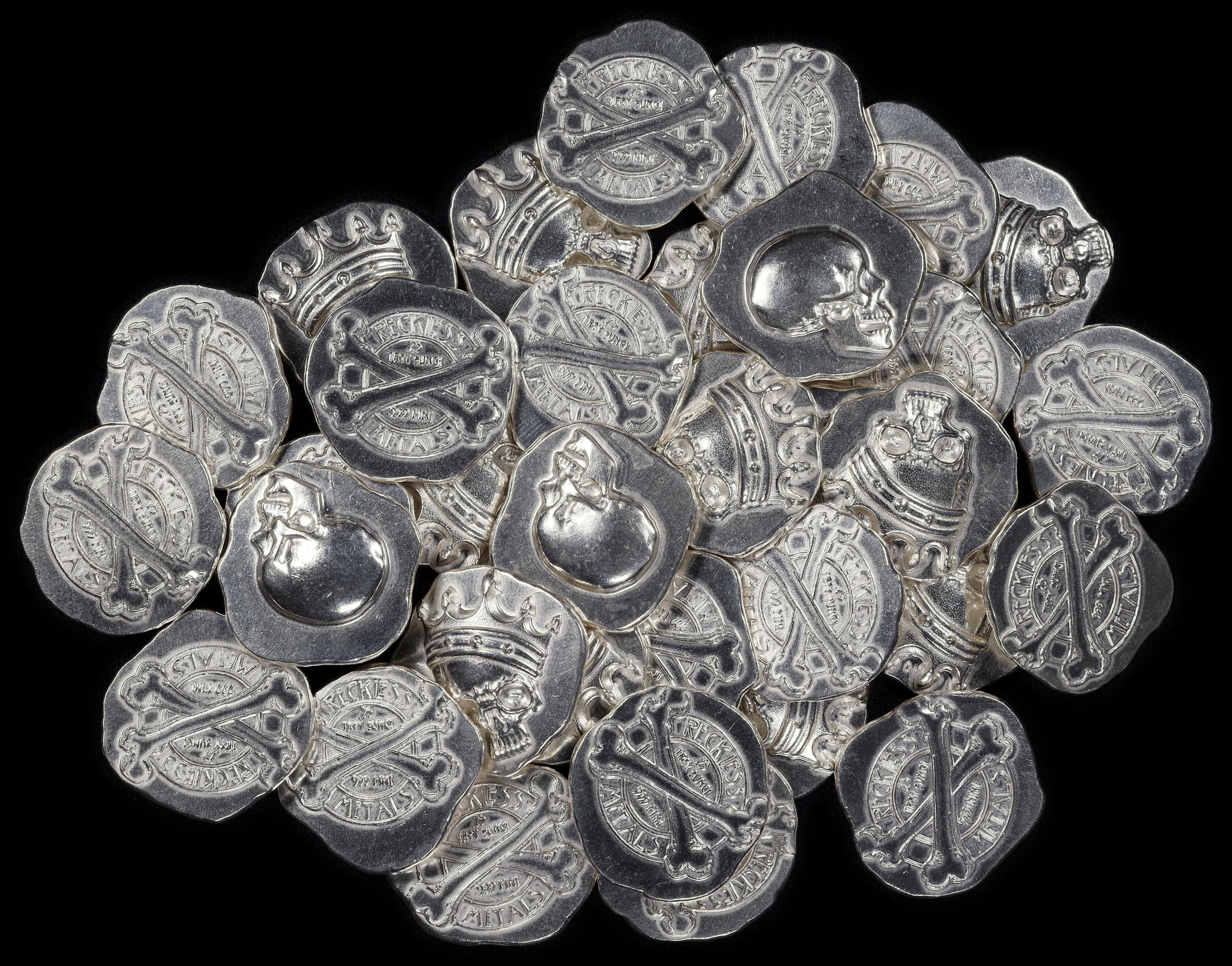 (8.75 oz, 272.16 g ASW). Lot of (35) Reckless Metals Assorted Skull