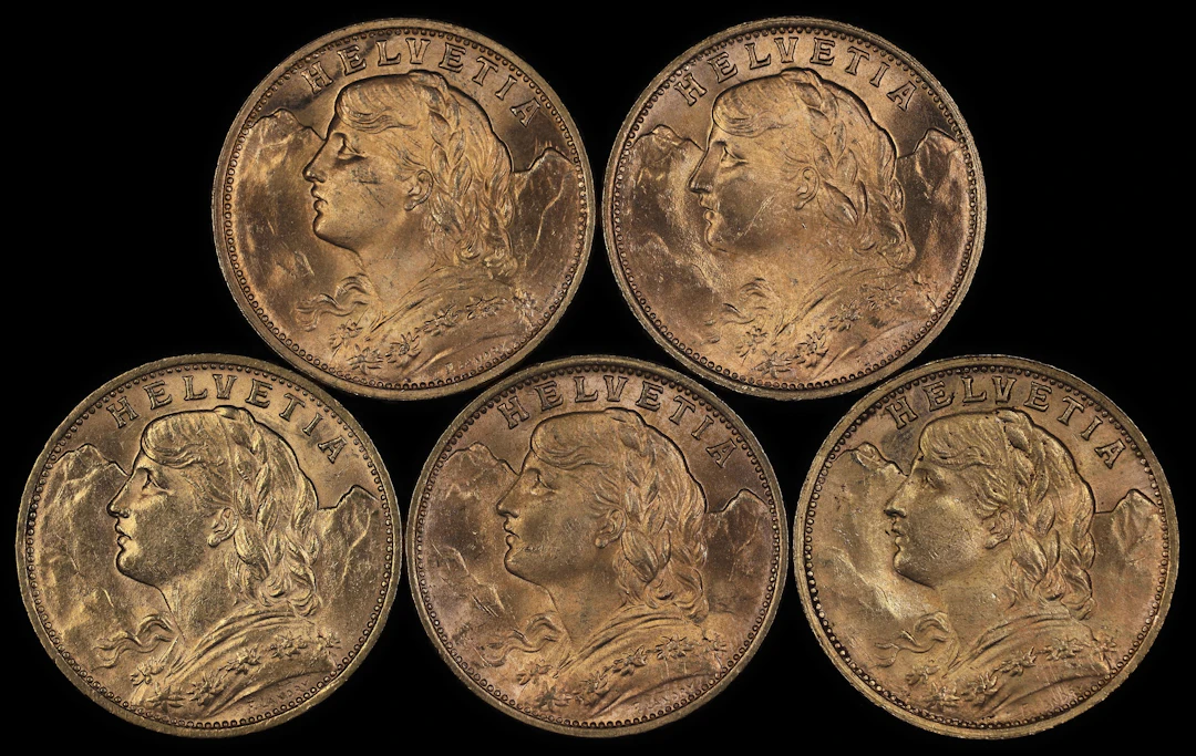 (0.935 oz, 29.082 g AGW). Switzerland. Lot of (5) Mixed Date Gold 20 Francs.