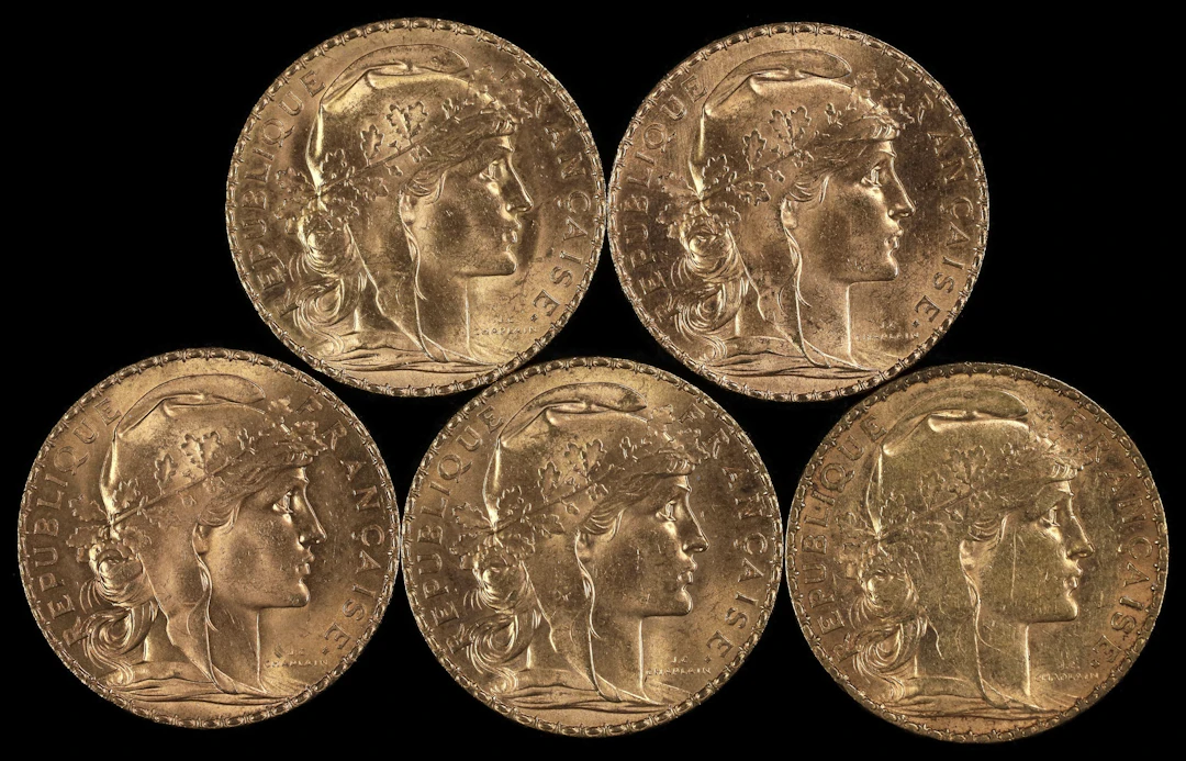 (0.935 oz, 29.082 g AGW). France. Lot of (5) Mixed Date Gold 20 Francs.
