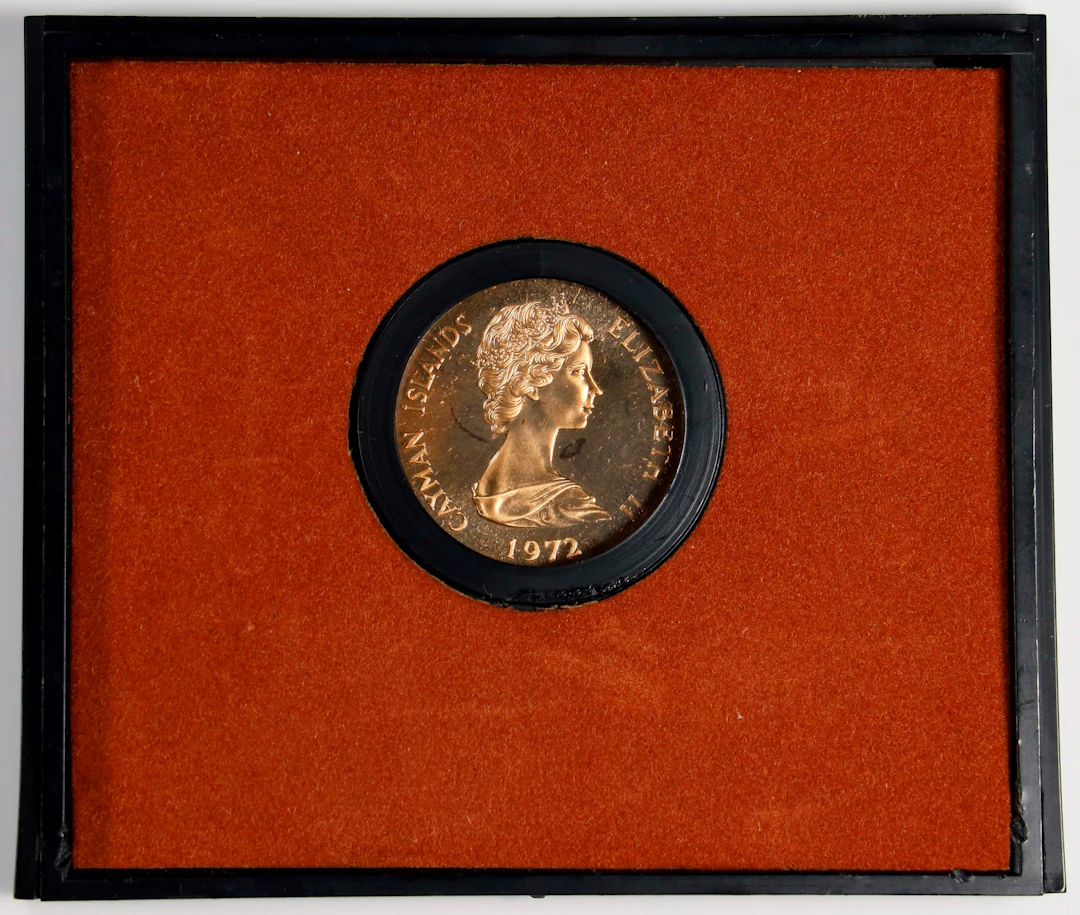 (0.222 oz, 6.905 g AGW). Cayman Islands. 1972 Silver Wedding Gold $25. Proof.