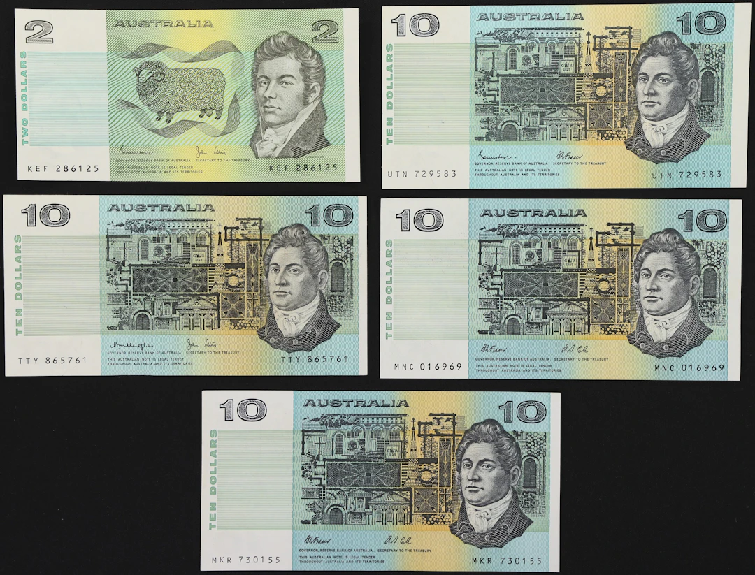 AUSTRALIA. Lot of (5). Reserve Bank of Australia. 2 & 10 Dollars