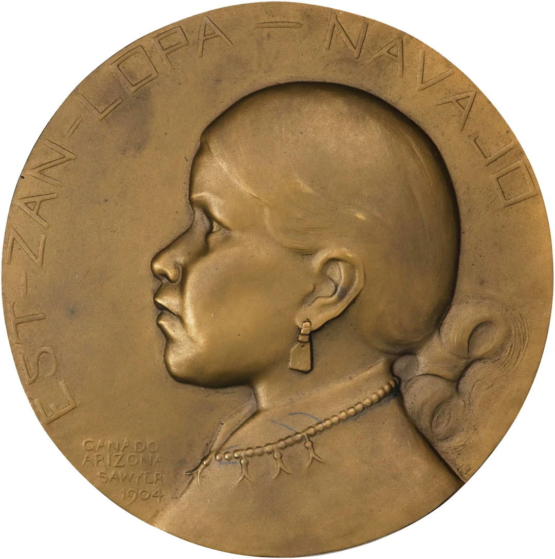 1913 Portrait Medal of Native American Girl Est-Zan-Lopa Navajo. Uniface.