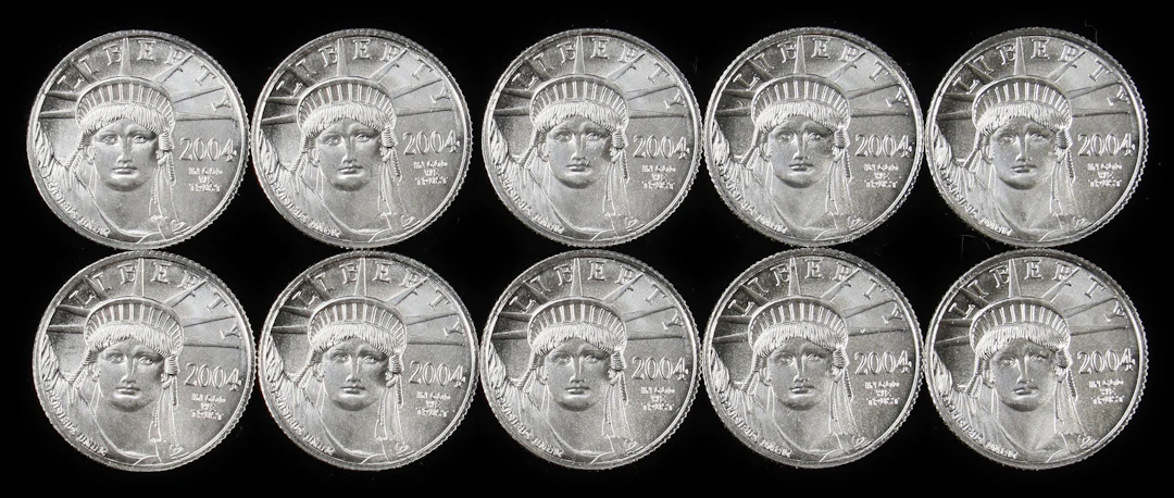 (1 oz, 31.104 g APtW). Lot of (10) 2004 American Platinum Eagle $10.